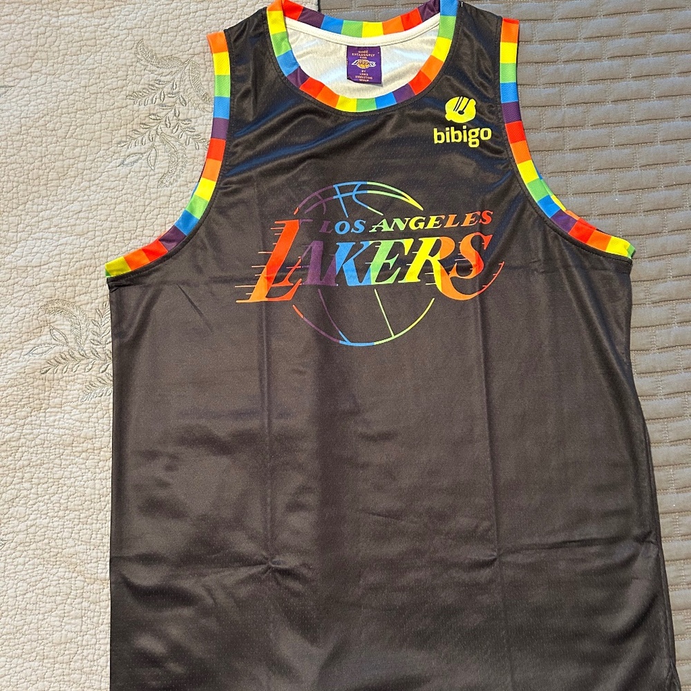 NWOT Los Angeles Lakers Pride Jersey-XL-NEW